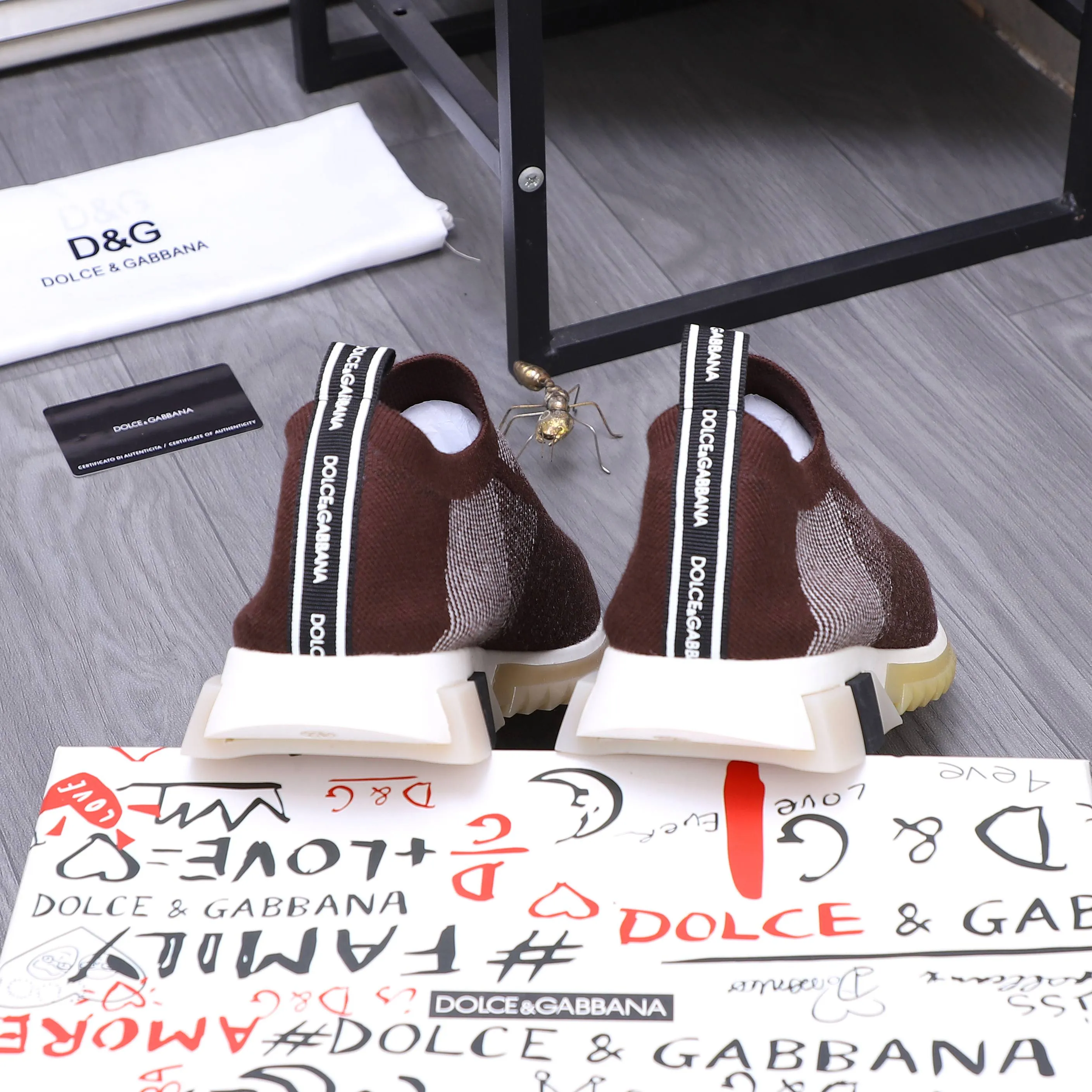 Men's shoes 💰p360 Product trademark: DG (Dolce & Gabbana) casual shoes for couples. Regular size: 36-46 (45.46 is custom-made and non-refundable) Product materials: Selected fly-knit breathable upper, cowhide insole, rubber outsole
